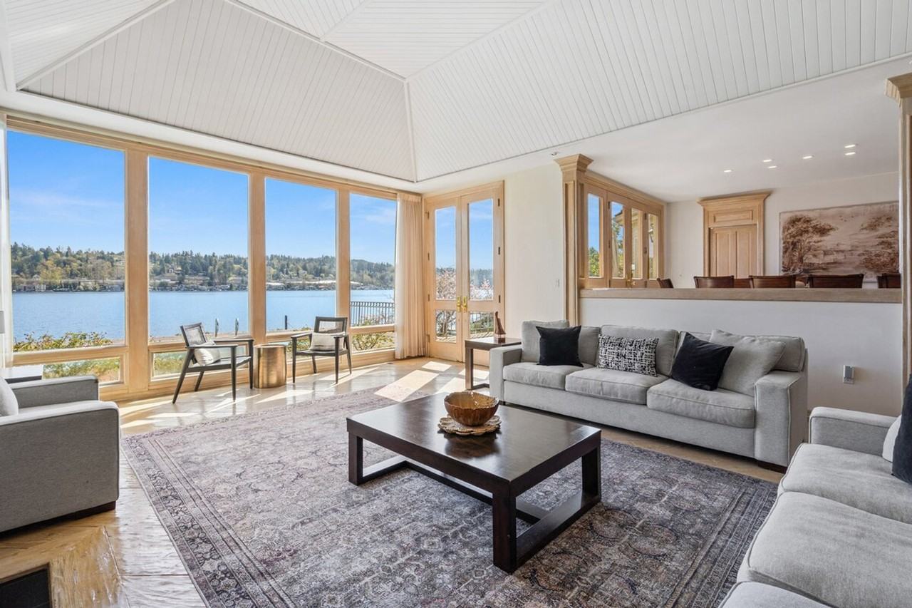 6408 E Mercer Way #1324825P - Photo 2 of 50