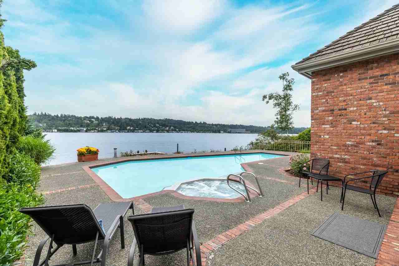 6408 E Mercer Way #1324825P - Photo 4 of 50