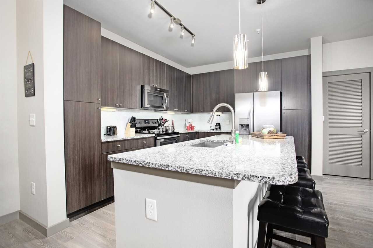 1905 Canterbury St #1359159P - Photo 2 of 20