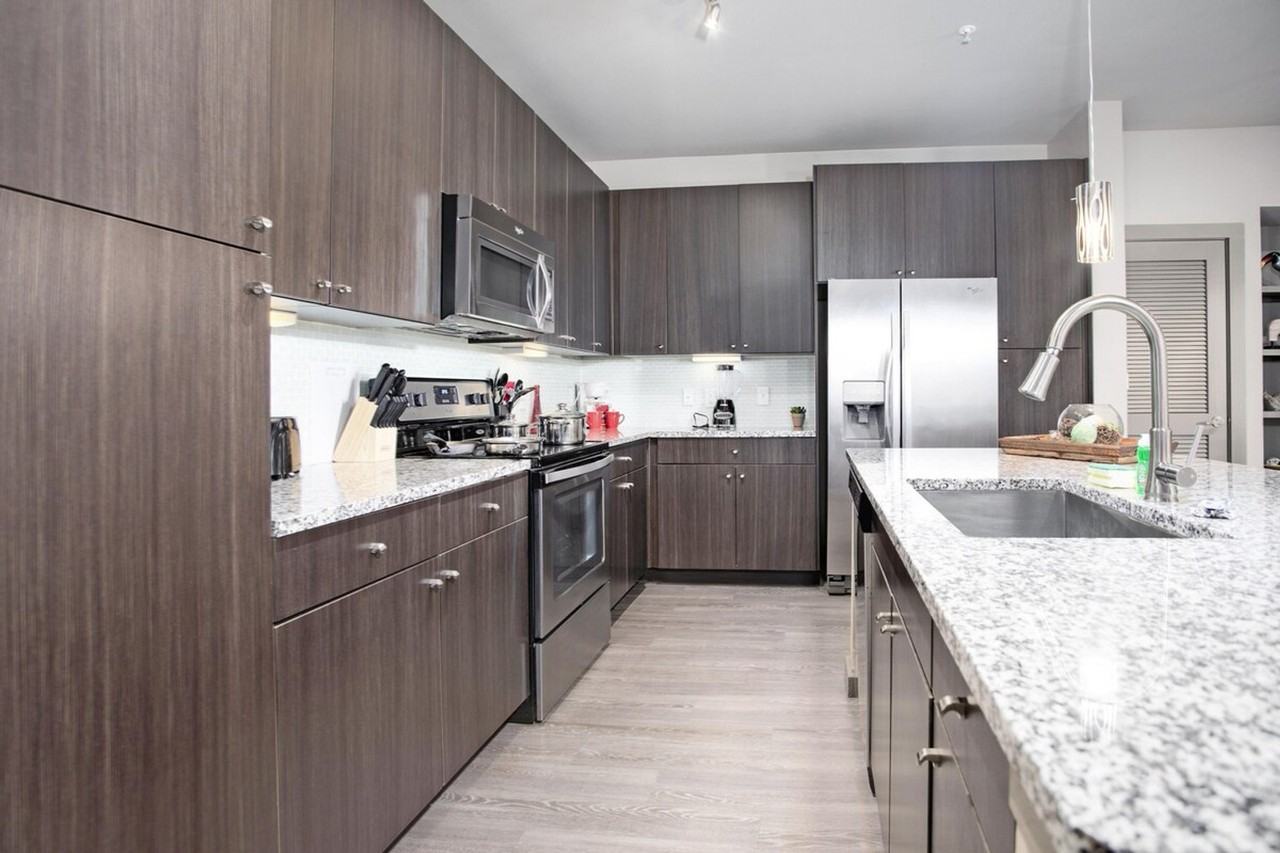 1905 Canterbury St #1359159P - Photo 3 of 20