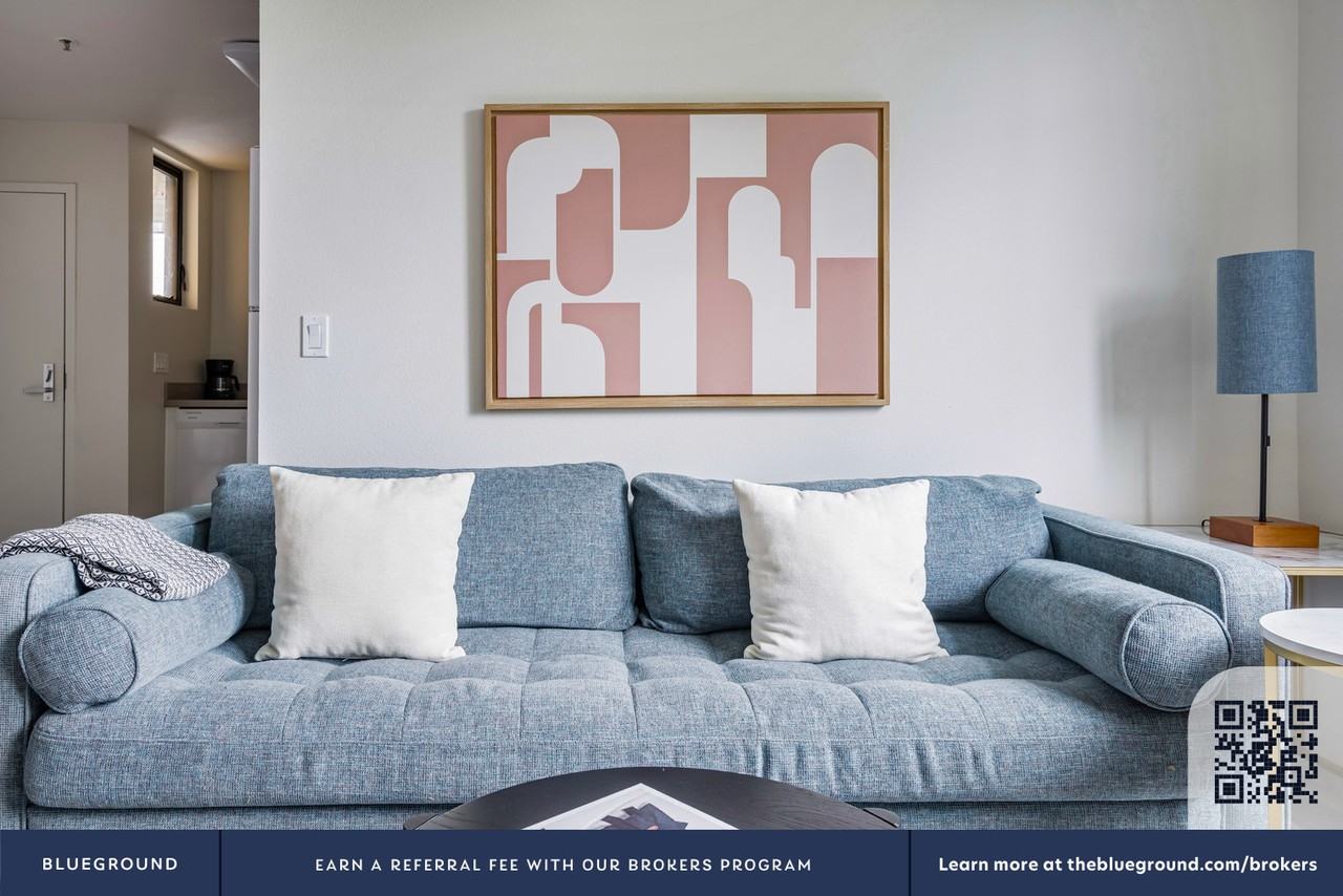 1698 University Ave #2124 - Photo 5 of 32