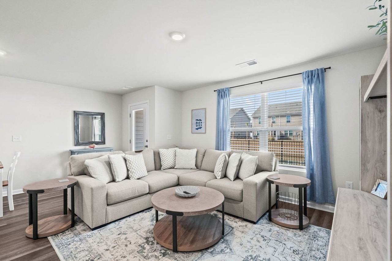 1 N Yaupon Dr #1366315P - Photo 3 of 47