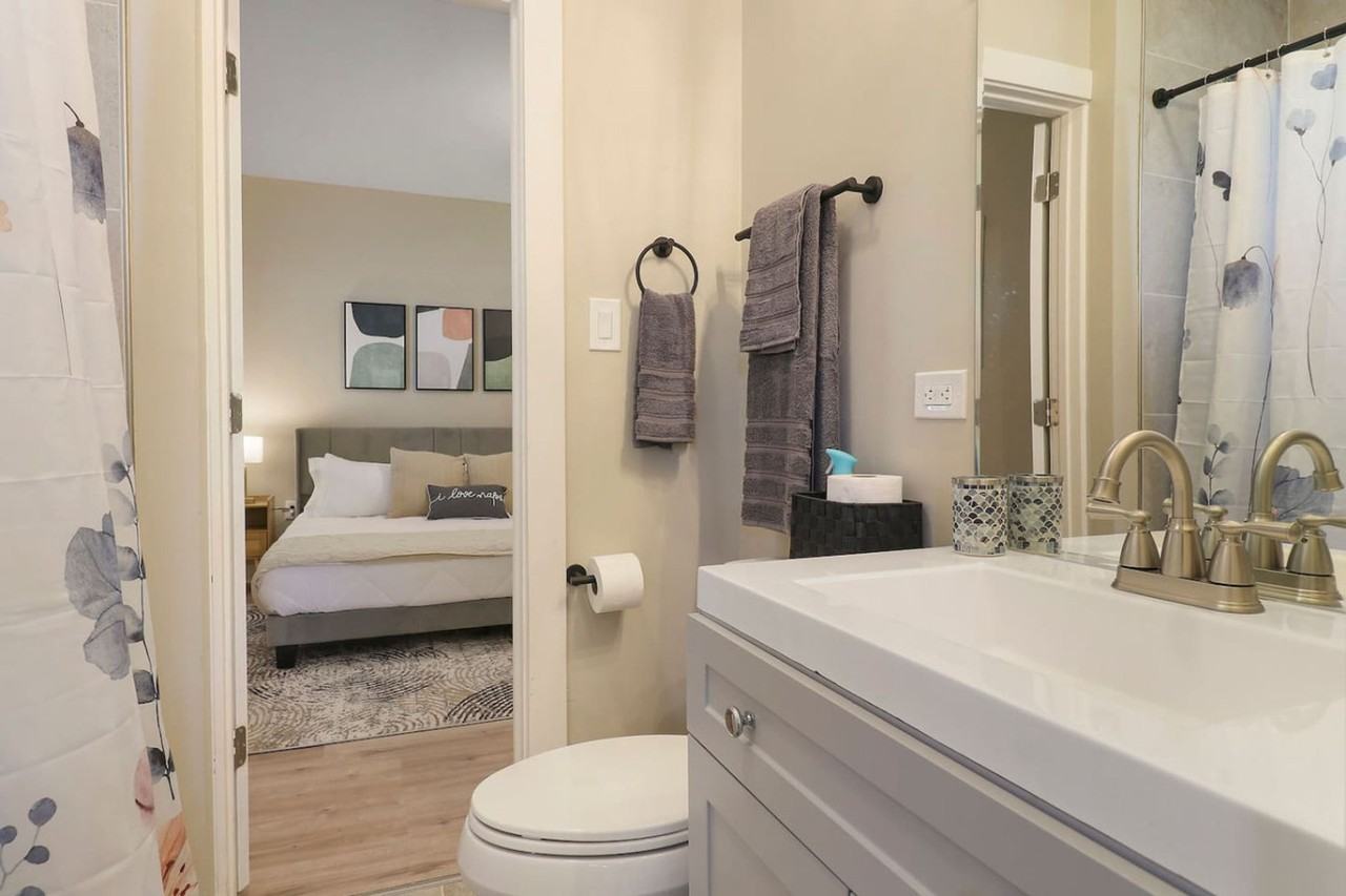 5015 Main St #1366954P - Photo 5 of 18