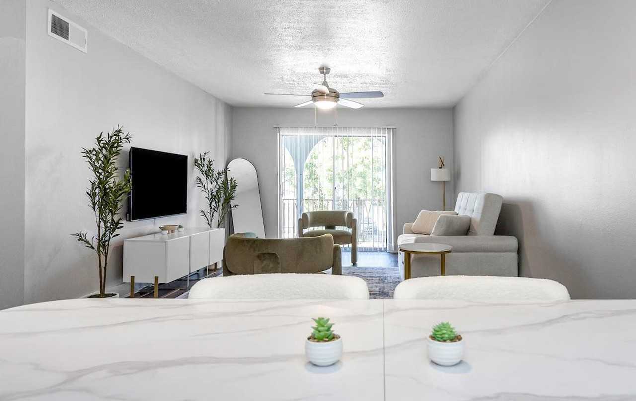 4404 W Kennedy Blvd #1369907P - Photo 4 of 50