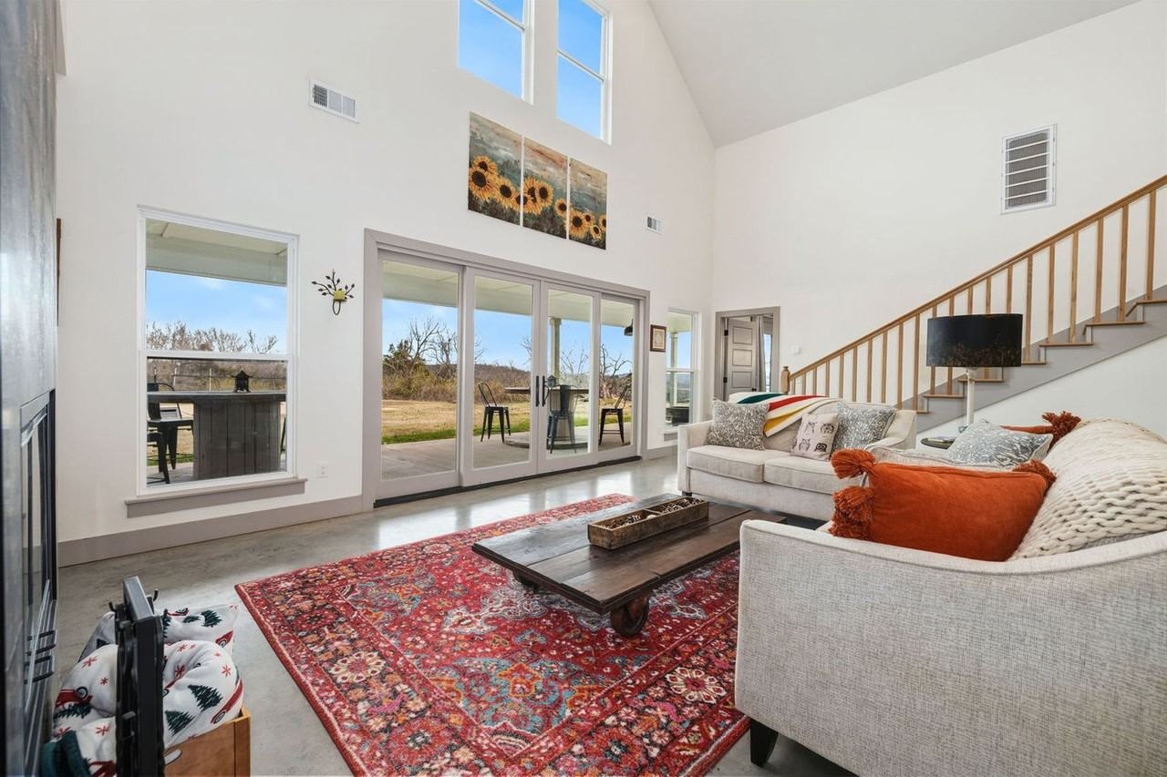 149 Nw Campbell Rd #1371145P - Photo 4 of 36