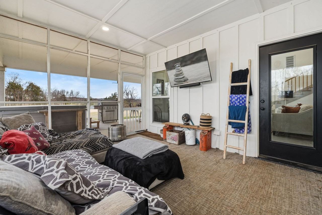 149 Nw Campbell Rd #1371145P - Photo 5 of 36