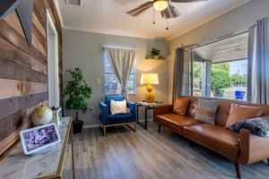 featured image of 123 Oconee St