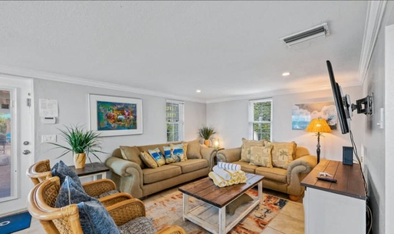 100 7th St S #1366639P - Photo 2 of 38