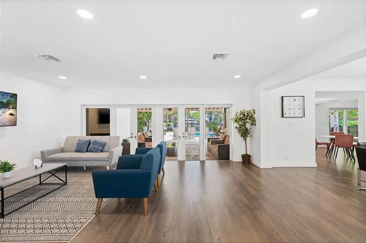 413 Holiday Dr #1372338P - Photo 5 of 49