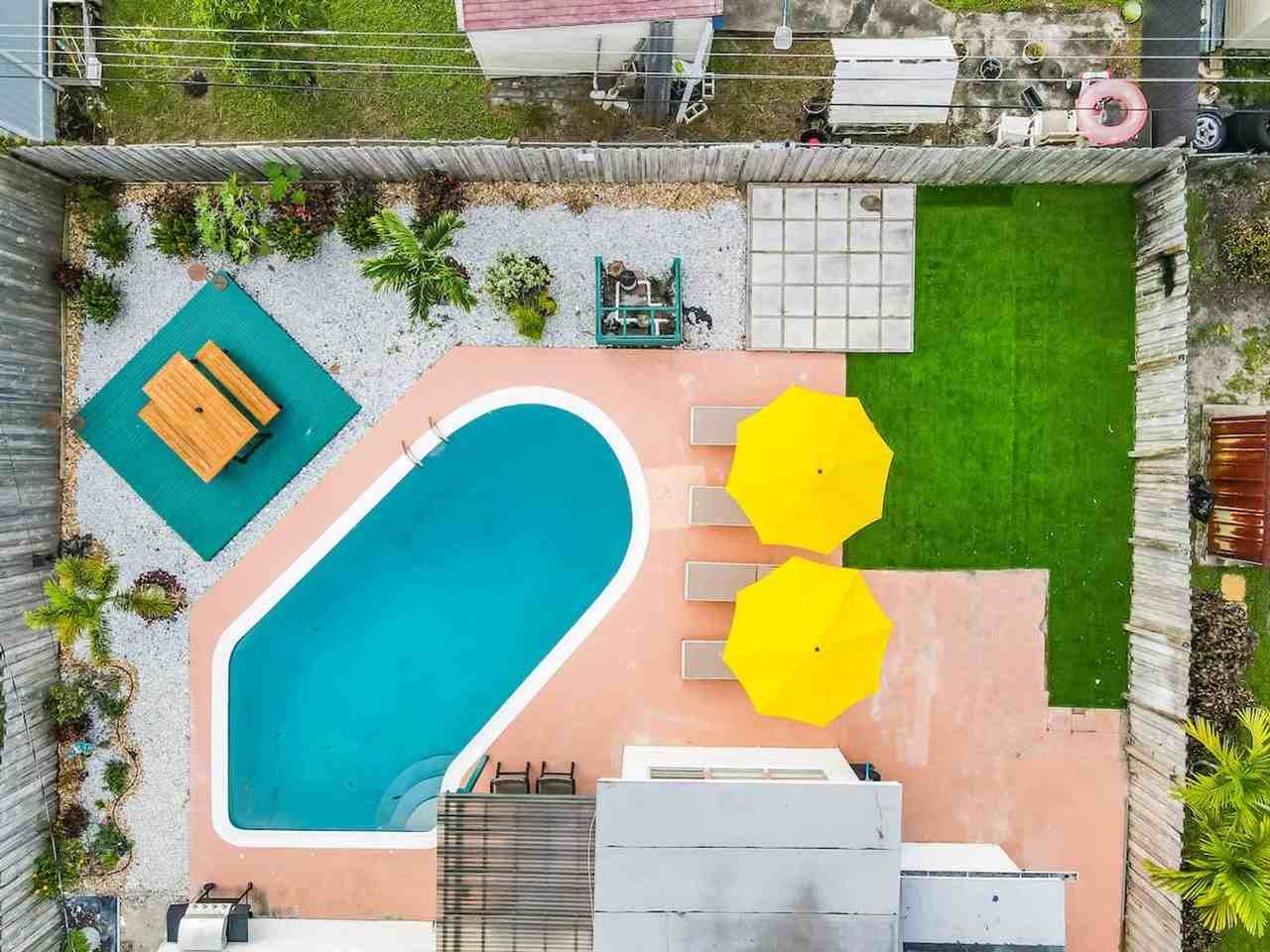 730 N 72nd Ter #1372336P - Photo 7 of 42