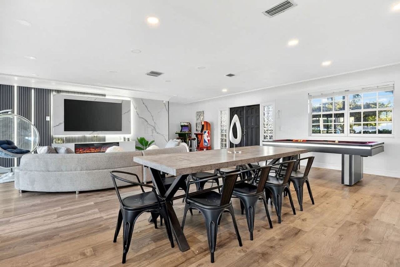 2365 Ne 195th St #1372319P - Photo 6 of 50