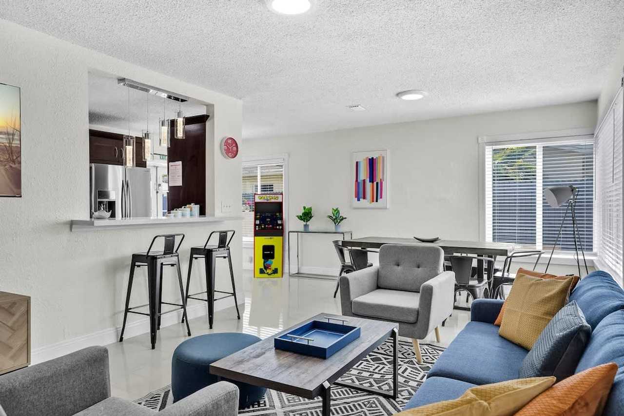 6452 Custer St #1372341P - Photo 2 of 38