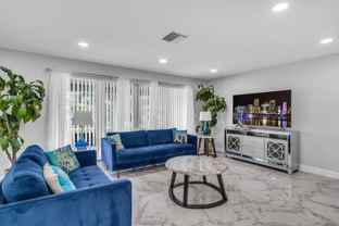 340 Se 3rd Ct - Photo 1 of 1