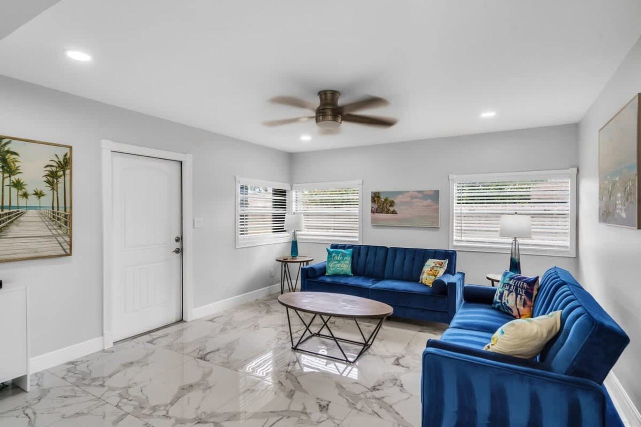 340 Se 3rd Ct #1372344P - Photo 5 of 39