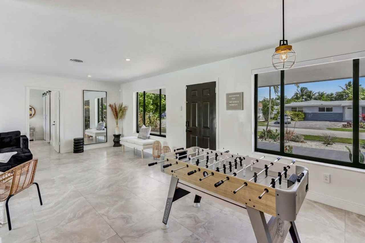 2325 Ne 195th St #1372348P - Photo 7 of 43