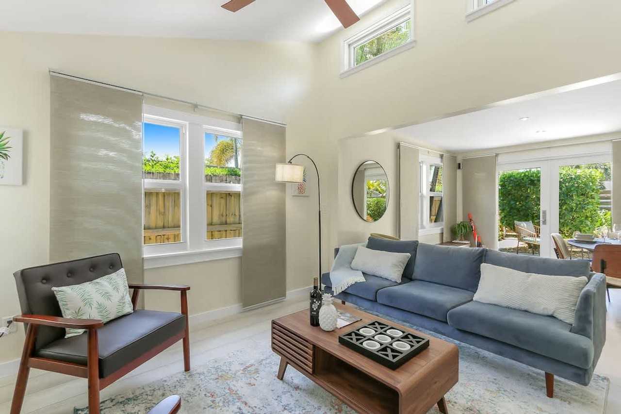 1449 Ne 23rd St #1372366P - Photo 2 of 29