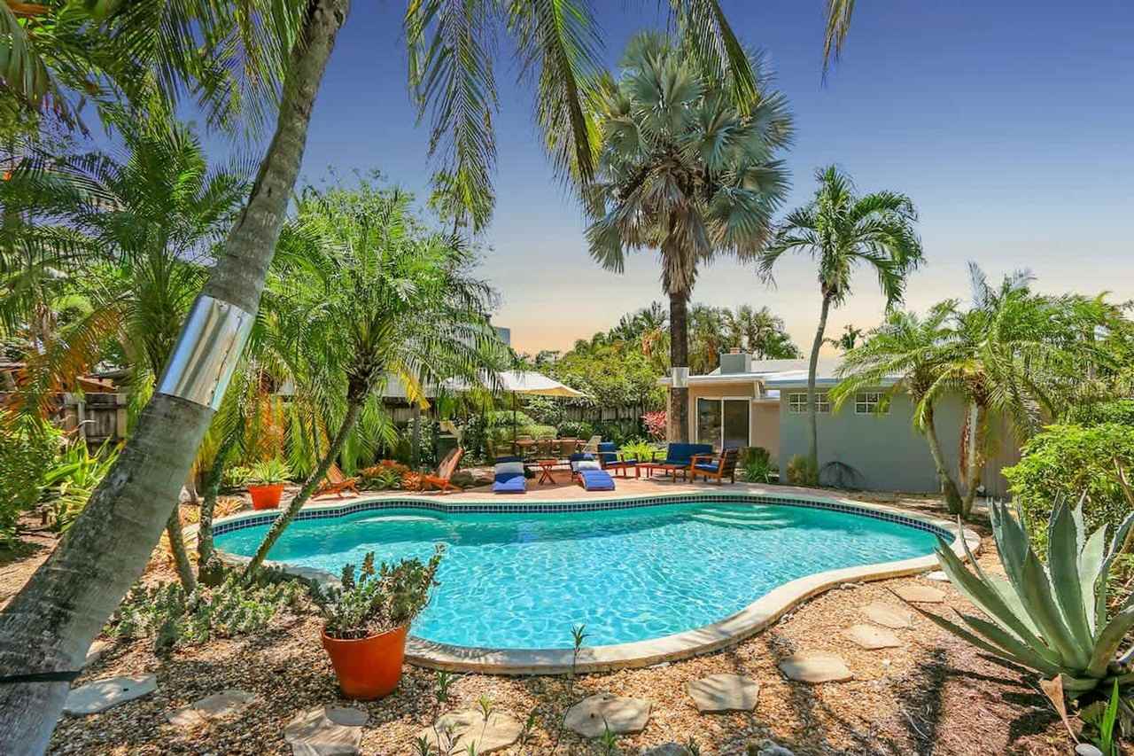 1449 Ne 23rd St #1372366P - Photo 4 of 29