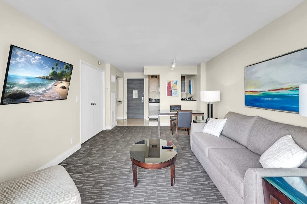 2670 E Sunrise Blvd #1372343P - Photo 3 of 29