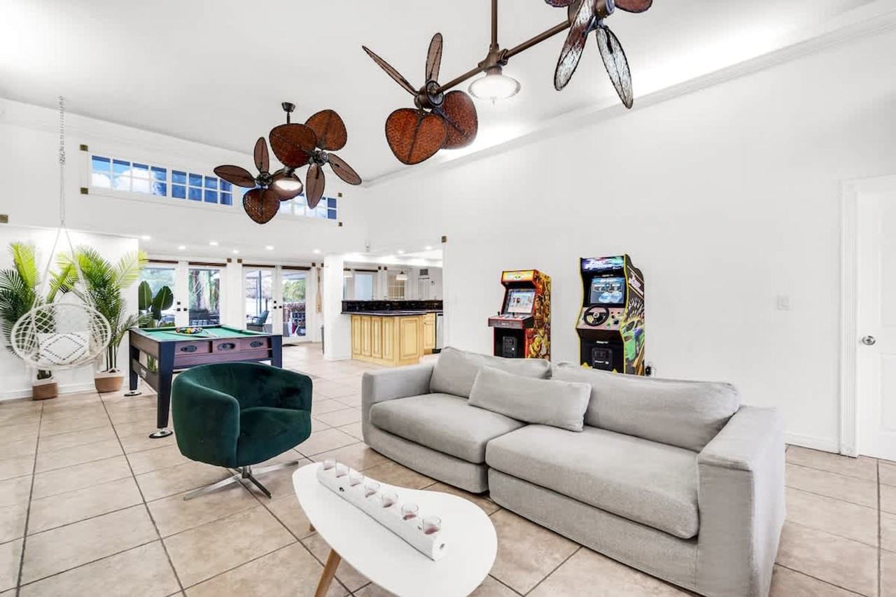 19720 Ne 26th Ave #1372324P - Photo 2 of 50