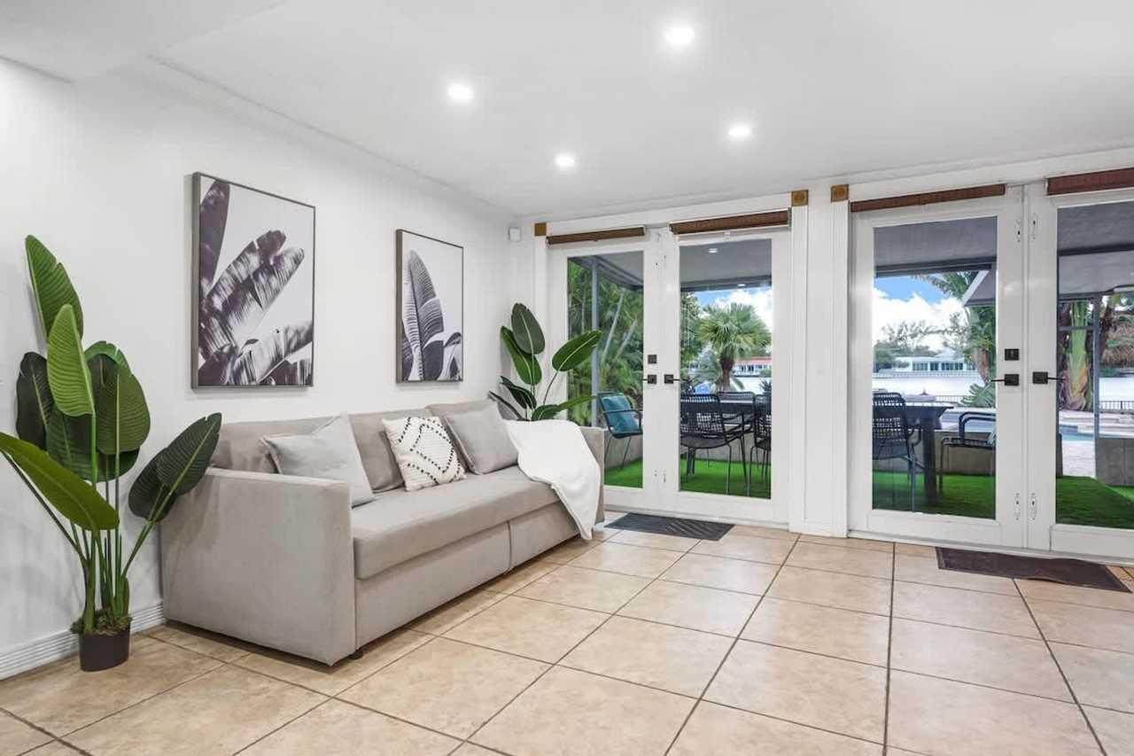 19720 Ne 26th Ave #1372324P - Photo 3 of 50