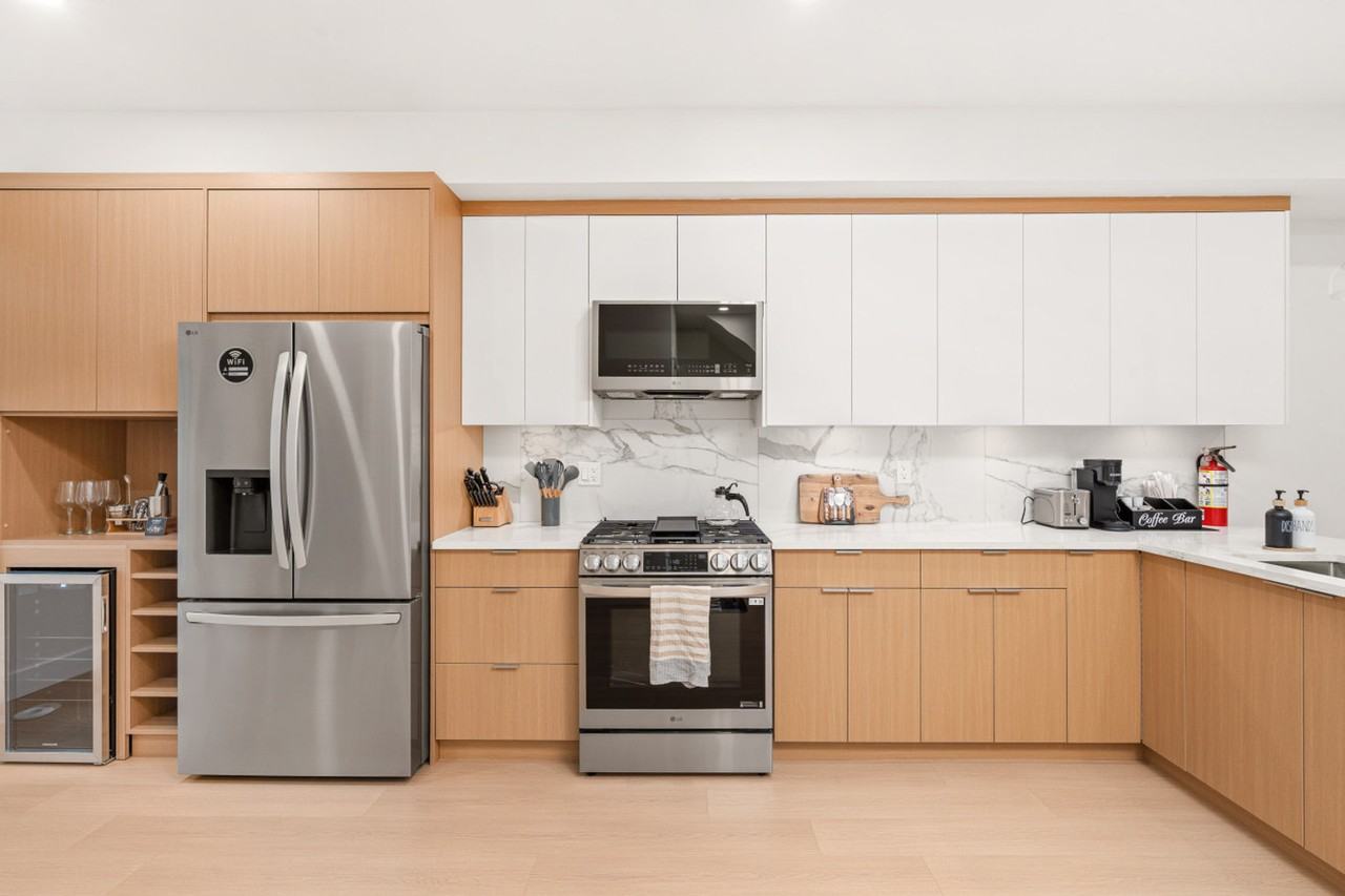 6983 204 Street #1373719P - Photo 4 of 30