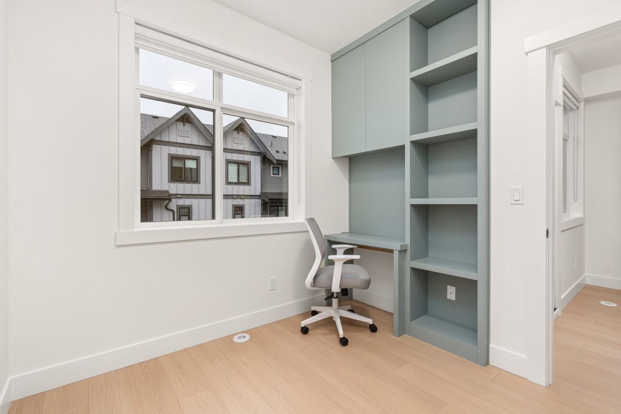 6983 204 Street #1373719P - Photo 5 of 30