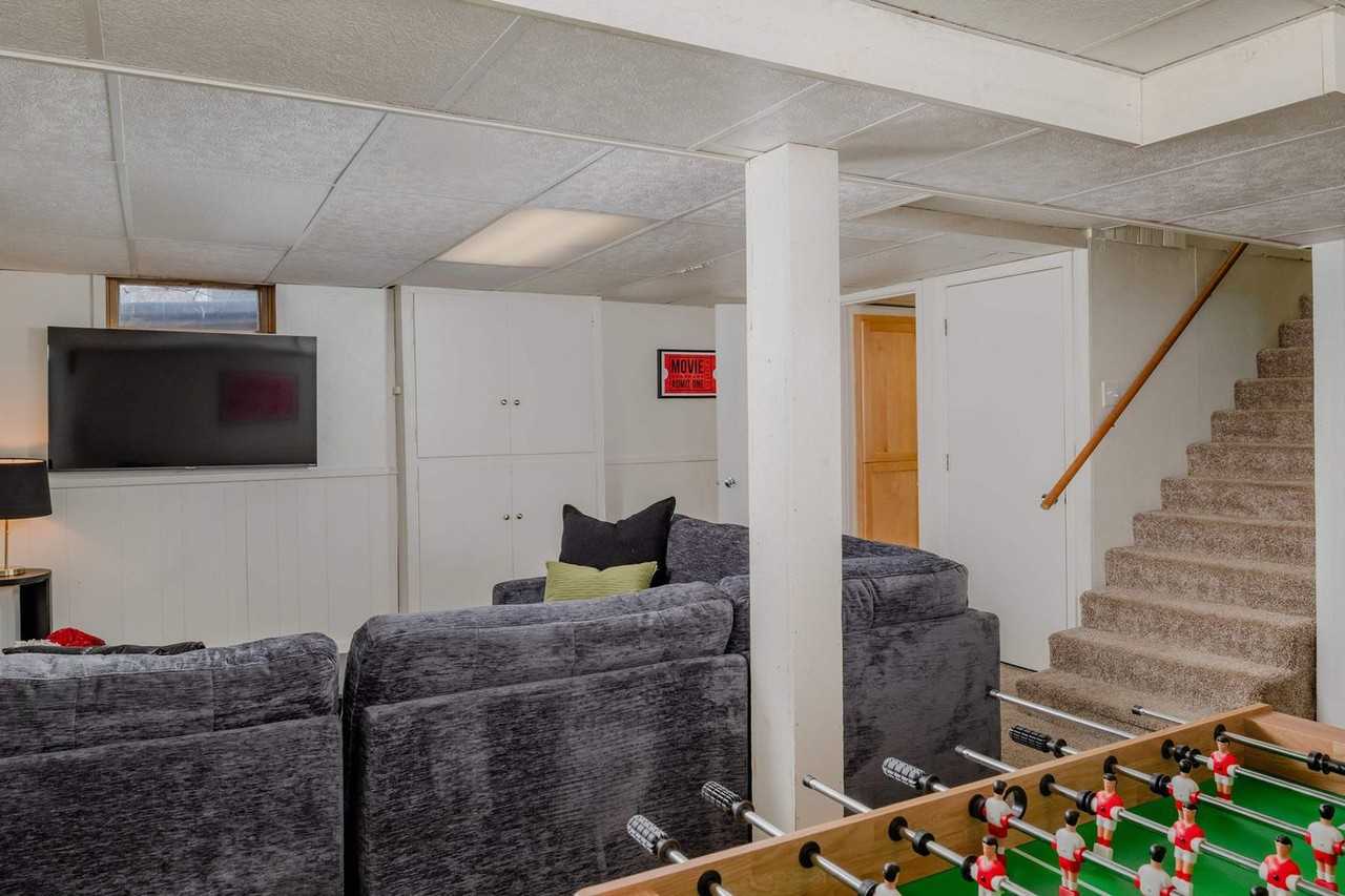 85 N Reserve Ave #1374252P - Photo 4 of 20