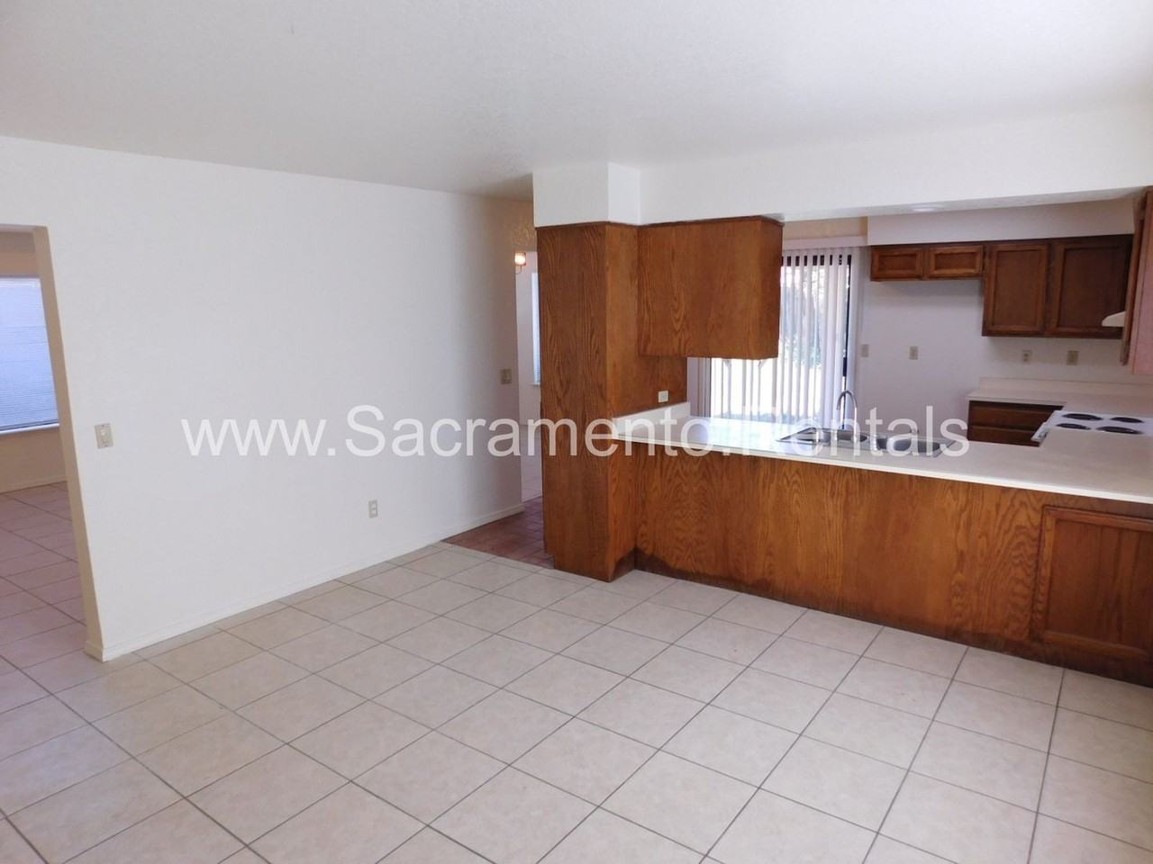 8475 Carlin Ave - Photo 5 of 28