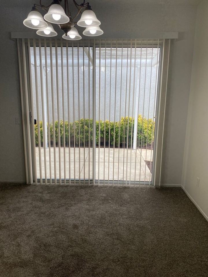 1421 Belmont Pl - Photo 3 of 15