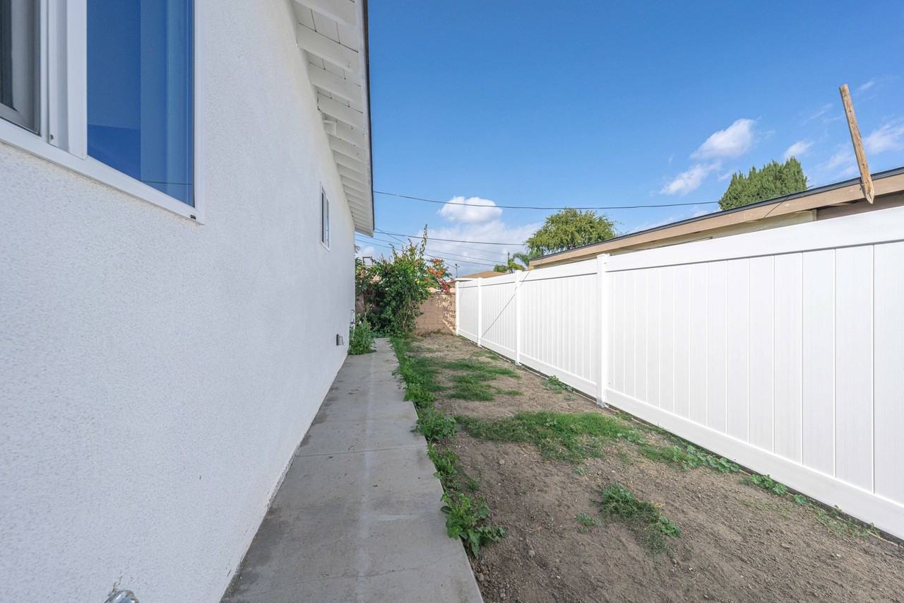 12615 George St - Photo 2 of 24