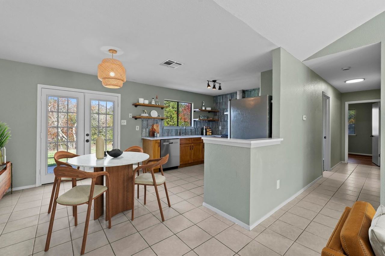 1003 Byers Ln - Photo 5 of 28