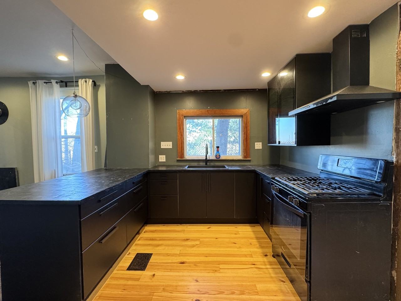 1539 Madison Avenue - Photo 5 of 18