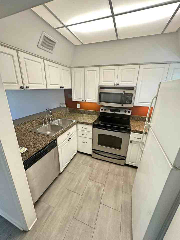 123 W End Pl - Photo 5 of 10