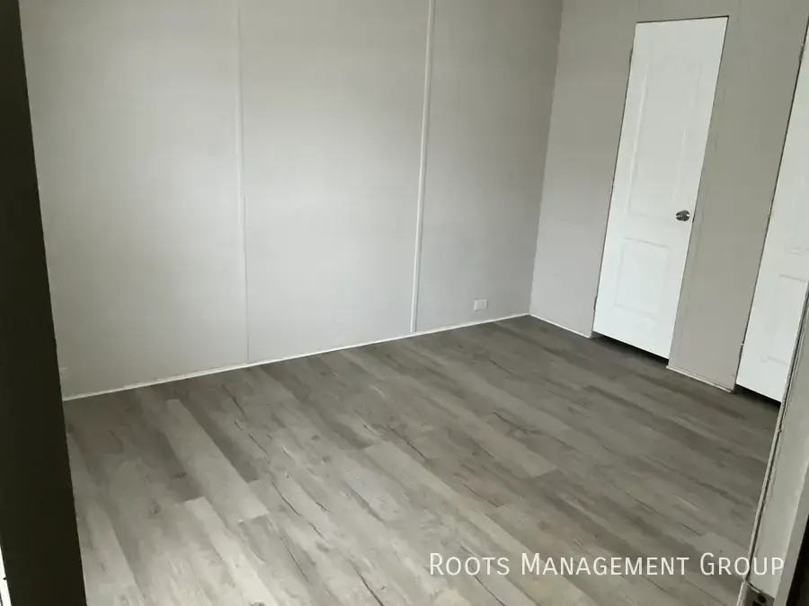 115 W Loudon Ave #M106 - Photo 3 of 4