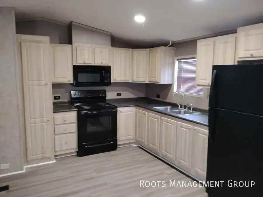 81 Riviera Courts Dr #81 - Photo 2 of 11