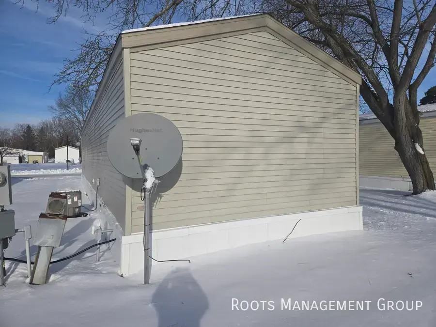 2564 Apollo Dr - Photo 3 of 21