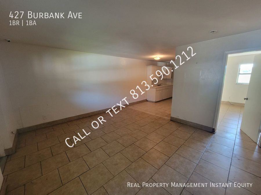 427 Burbank Ave - Photo 4 of 11