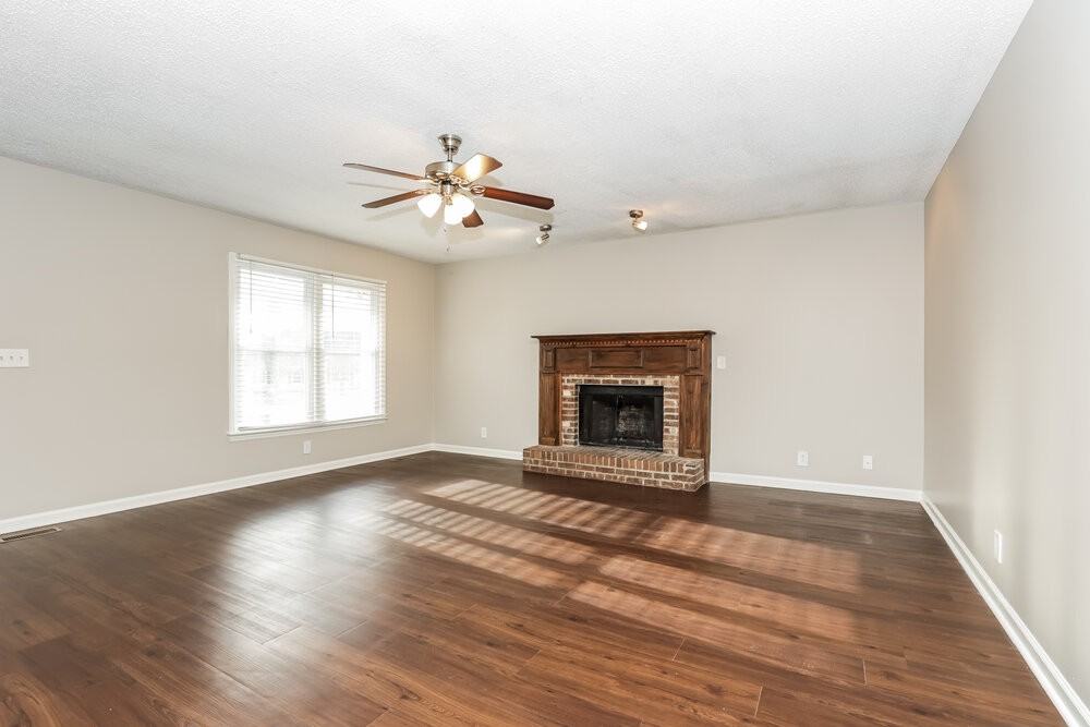 2215 Leeds Ct - Photo 5 of 17