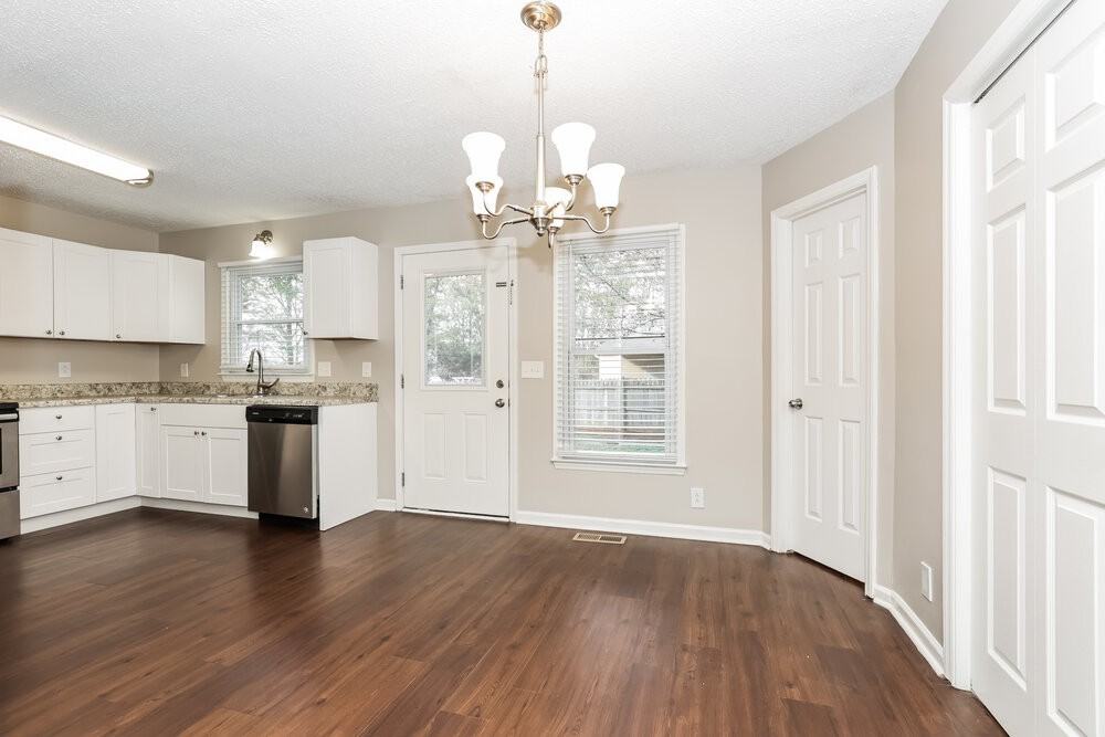 2215 Leeds Ct - Photo 6 of 17