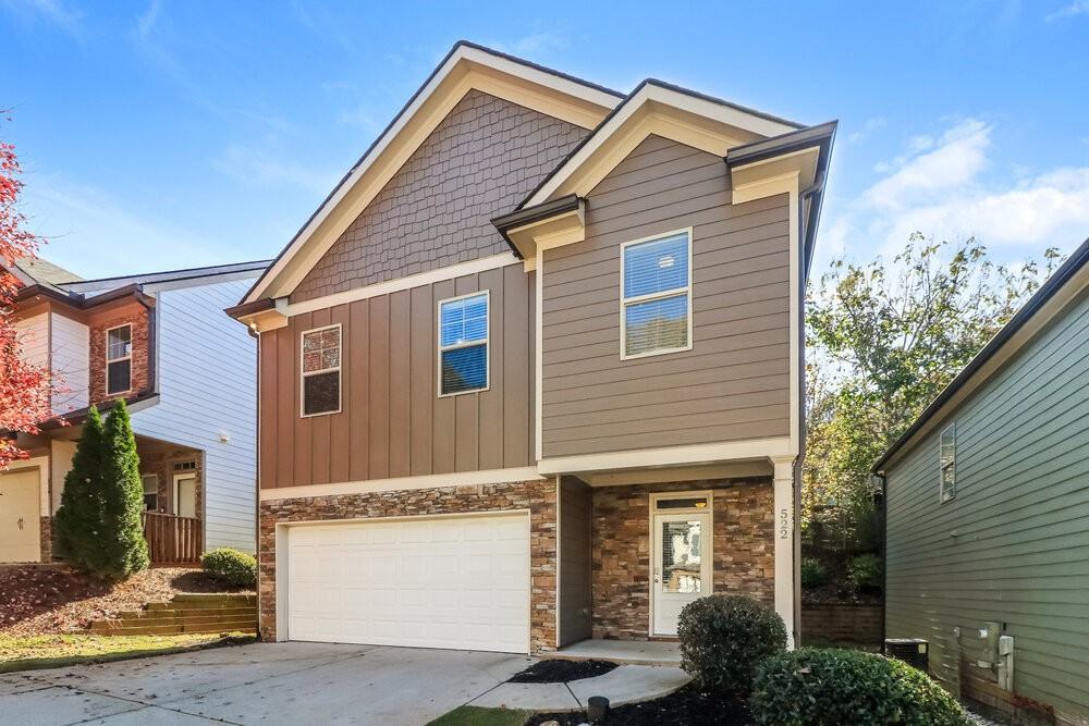 522 Broughton Dr - Photo 4 of 18