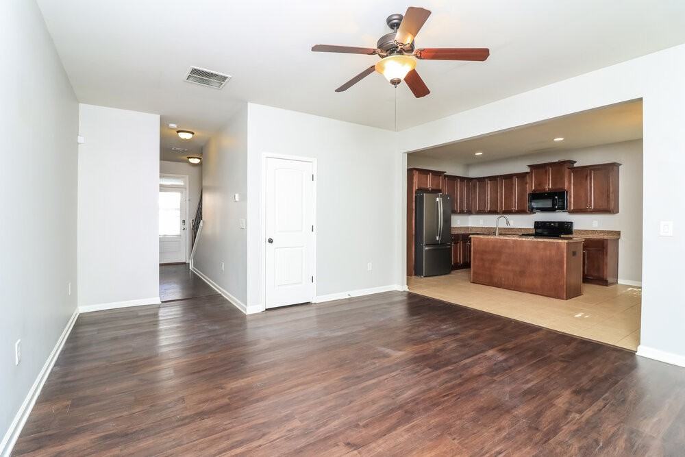 522 Broughton Dr - Photo 6 of 18