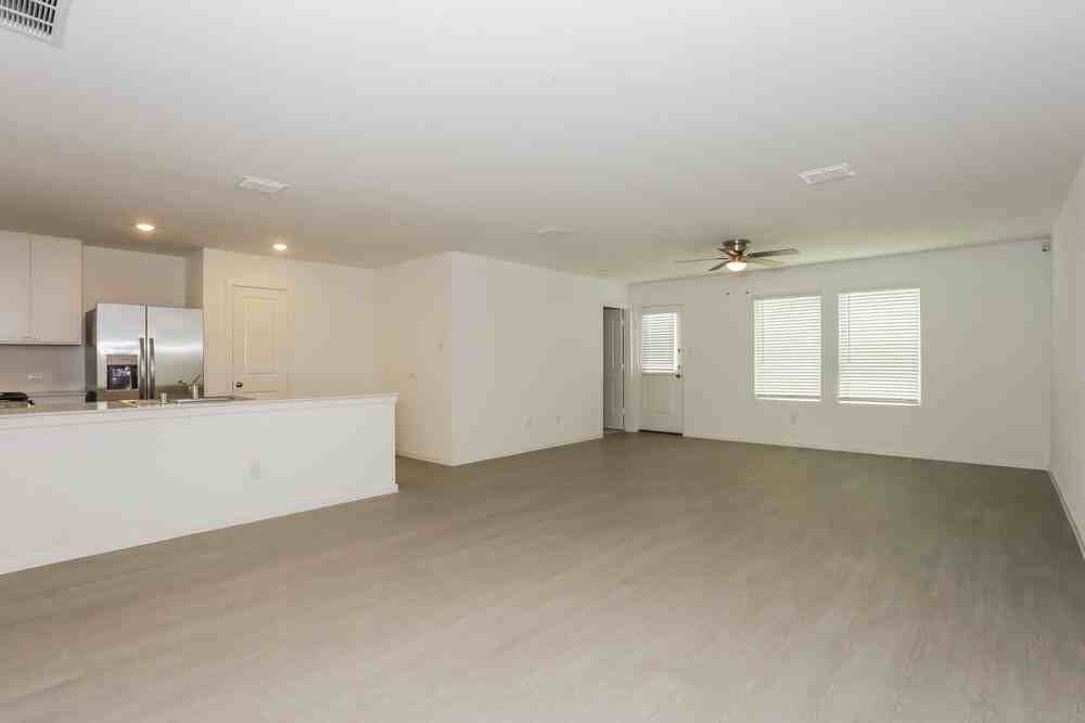 1812 Javelina St - Photo 5 of 16