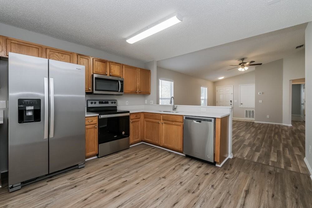 8733 Morrison Oaks Ct - Photo 6 of 19