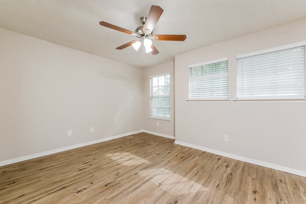 18614 Willow Cove Dr - Photo 4 of 17