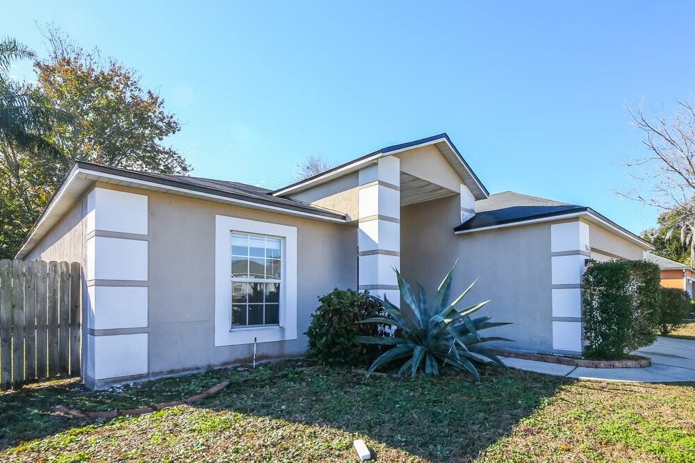 9166 Upstream Ct - Photo 3 of 16
