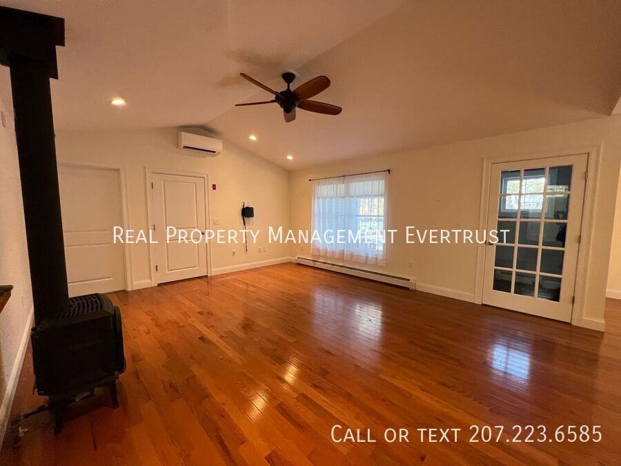 65 Shore Rd - Photo 2 of 31