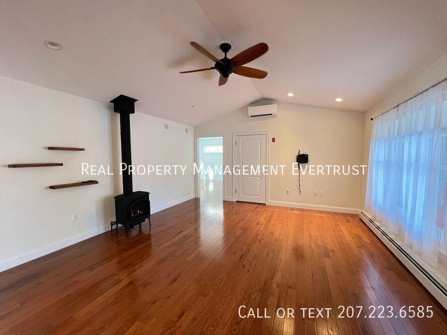 65 Shore Rd - Photo 3 of 31