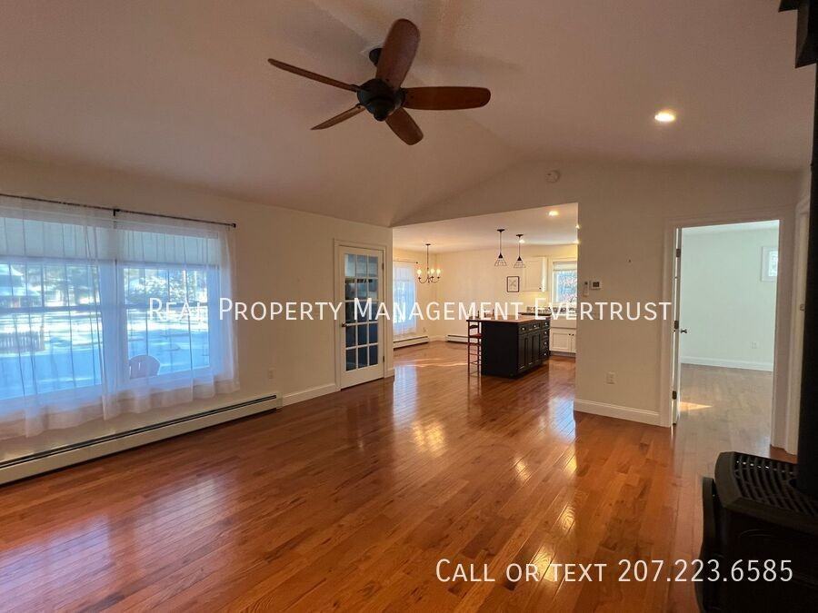 65 Shore Rd - Photo 4 of 31