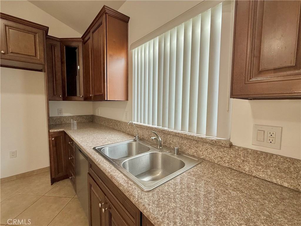 6917 Woodman Ave #6917-7 - Photo 3 of 30