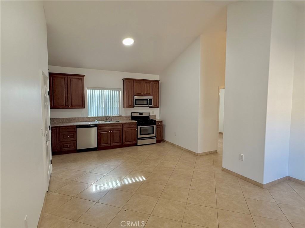 6917 Woodman Ave #6917-7 - Photo 5 of 30